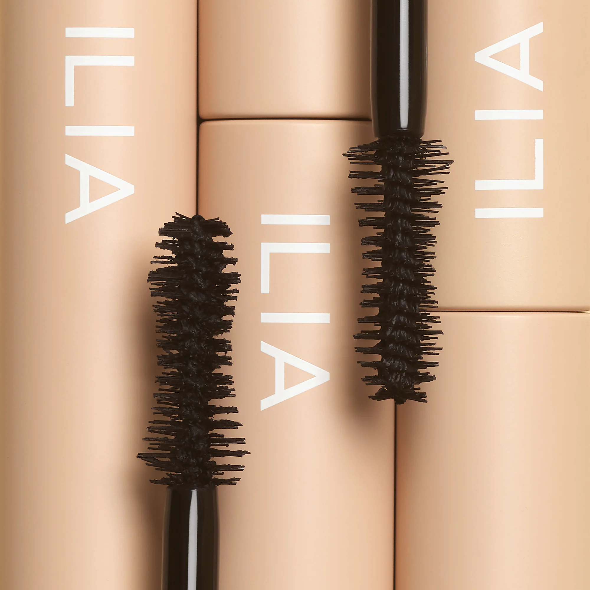Fullest Volumizing Mascara - Image 5